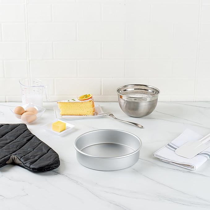 Restaurantware-Met Lux 8 x 2 Inch Straight-Sided Baking Tin, 1 Round Cake Pan - Oven-Ready, Freezable, Anodized Aluminum Round Baking Pan, Greaseproof, For Layer Birthday Cake