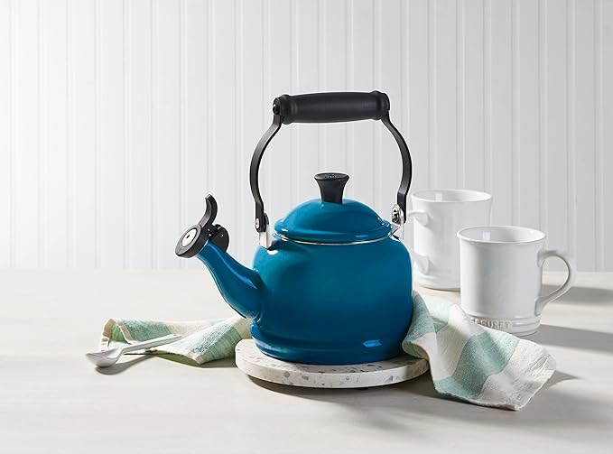 Le Creuset Enamel On Steel Demi Kettle & Stoneware Set of 2 Mugs, 1.25 qt. Kettle & (2) 14 oz. Mugs, Deep Teal