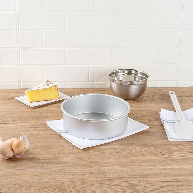 Restaurantware-Met Lux 9 x 3 Inch Straight-Sided Baking Tins, 12 Round Cake Pans - Oven-Ready, Freezable, Anodized Aluminum Round Baking Pans, Greaseproof, For Layer Birthday Cakes