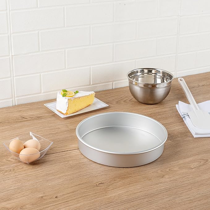 Restaurantware-Met Lux 10 x 2 Inch Straight-Sided Baking Tin, 1 Round Cake Pan - Oven-Ready, Freezable, Anodized Aluminum Round Baking Pan, Greaseproof, For Layer Birthday Cake