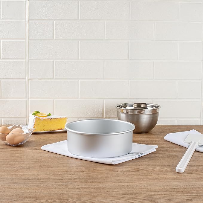 Restaurantware-Met Lux 8 x 3 Inch Straight-Sided Baking Tin, 1 Round Cake Pan - Oven-Ready, Freezable, Anodized Aluminum Round Baking Pan, Greaseproof, For Layer Birthday Cake