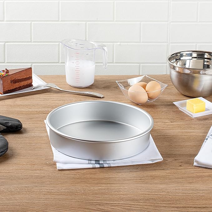 Restaurantware-Met Lux 9 x 2 Inch Straight-Sided Baking Tin, 1 Round Cake Pan - Oven-Ready, Freezable, Anodized Aluminum Round Baking Pan, Greaseproof, For Layer Birthday Cake