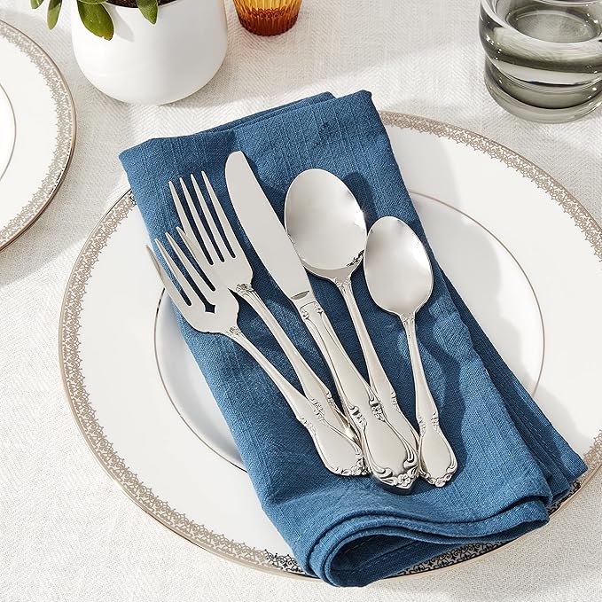 Oneida Silverware Set, Chateau 5-Piece Fine Flatware Place Setting, Service For 1, Dishwasher Safe, 18/10 Stainless Steel, Knives Spoons And Forks, Home And Kitchen Utensils Set (Silver, 5 Piece)